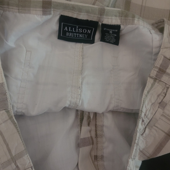 Women's size 16 Allison Brittney light brown plaid high waisted shorts. - Picture 6 of 7